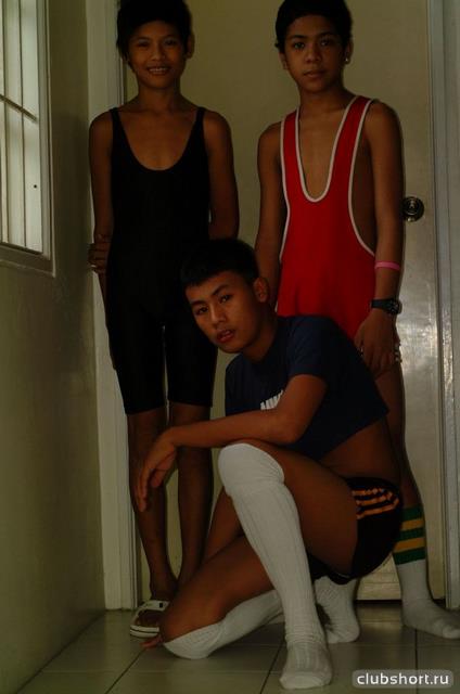 8561_asian-boys-in-shorts-ru-245.jpg